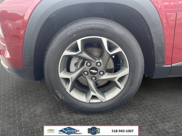 Used 2024 Chevrolet Trax LT w/ Driver Confidence Package FWD image 9