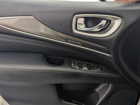 Used 2019 INFINITI QX60 Luxe w/ Essential Package image 30