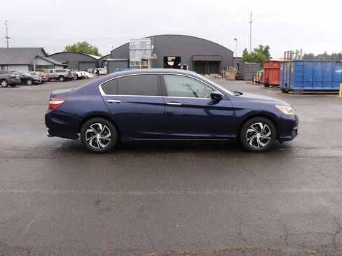 Used 2017 Honda Accord LX image 4