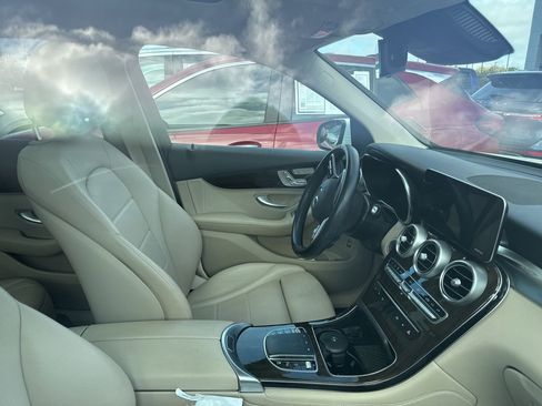 Used 2021 Mercedes-Benz GLC 300 image 5