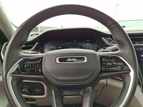 Used 2021 Jeep Grand Cherokee L Overland w/ Luxury Tech Group IV AWD/4WD image 20
