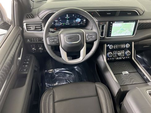 Used 2024 GMC Yukon XL Denali image 23