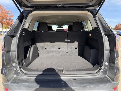 Used 2017 Ford Escape SE image 28