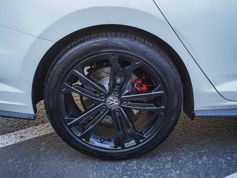 Used 2020 Volkswagen Jetta GLI Autobahn image 9