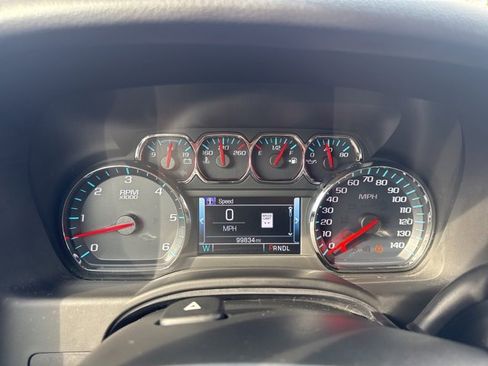 Used 2019 Chevrolet Suburban LT image 27