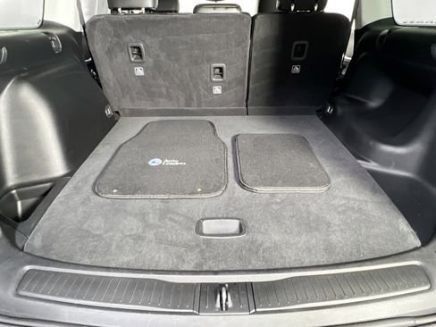 Used 2023 Jeep Grand Cherokee Limited image 23