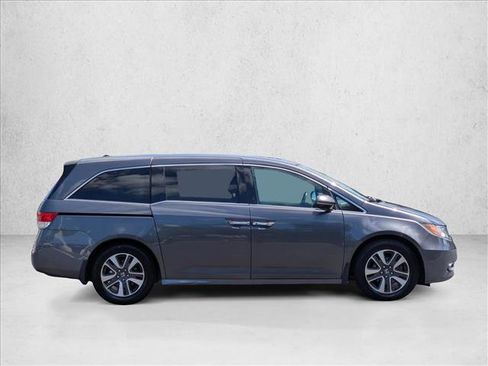 Used 2015 Honda Odyssey Touring Elite image 4
