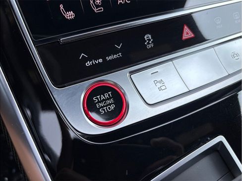 Used 2021 Audi RS Q8 w/ Black Optic Package AWD/4WD image 33