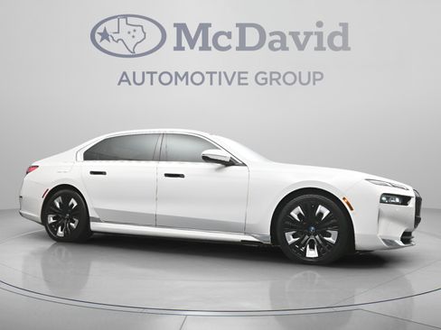 Used 2023 BMW i7 xDrive60 AWD/4WD image 27