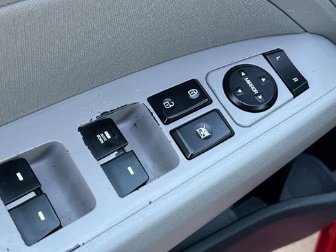 Used 2019 Hyundai Elantra SEL image 14