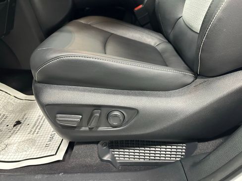 Used 2025 Toyota Sienna XSE image 12