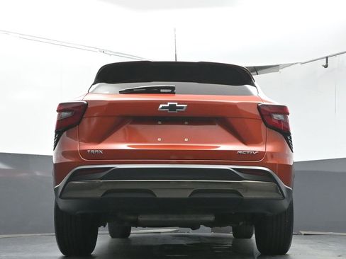 Used 2024 Chevrolet Trax ACTIV w/ Sunroof Package image 37