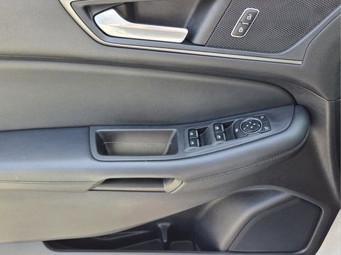Used 2020 Ford Edge SE FWD image 31