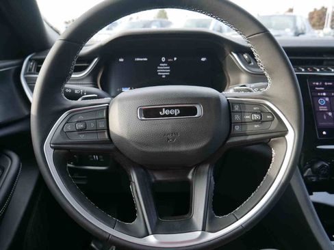 New 2025 Jeep Grand Cherokee Altitude image 37