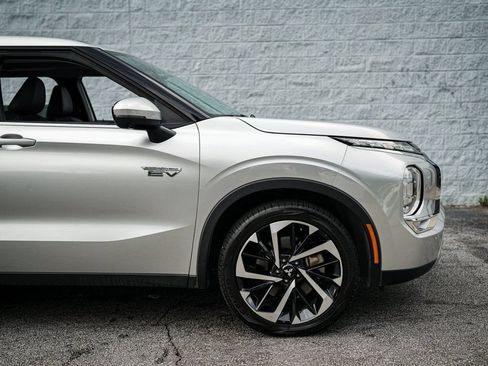 Used 2023 Mitsubishi Outlander LE AWD/4WD image 16
