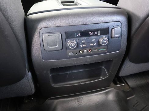 Used 2016 GMC Yukon XL SLT w/ Premium Edition RWD image 48