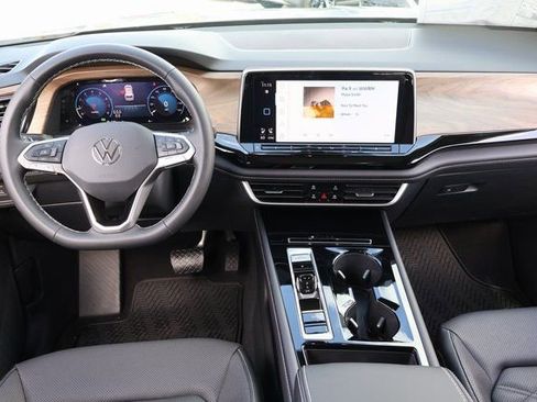 New 2026 Volkswagen Atlas SE image 14