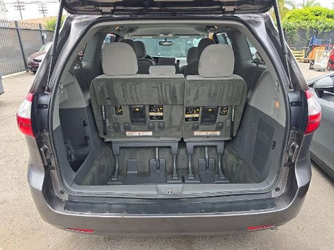 Used 2017 Toyota Sienna LE FWD image 6
