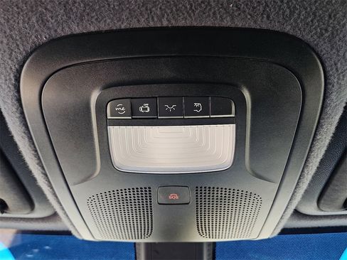 Used 2025 Mercedes-Benz Sprinter 2500 image 25