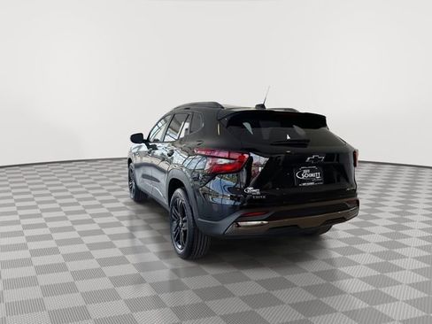 New 2026 Chevrolet Trax ACTIV w/ Sunroof Package FWD image 8