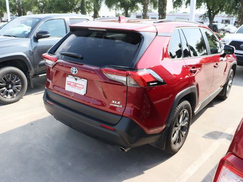 Used 2024 Toyota RAV4 XLE Premium AWD/4WD image 9