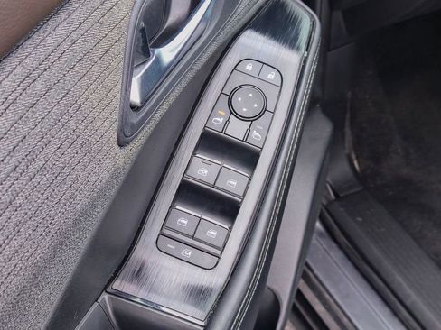 Used 2023 Nissan Rogue SV AWD/4WD image 17