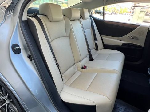 Used 2025 Lexus ES 350 w/ Premium Package FWD image 54
