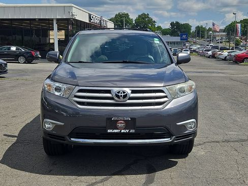 Used 2012 Toyota Highlander Limited w/ Tow Pkg AWD/4WD image 3