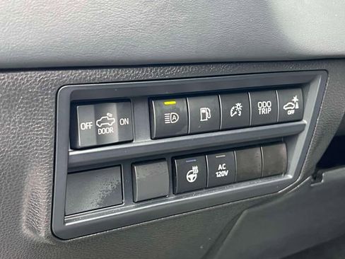 Used 2024 Toyota Tundra Platinum image 24