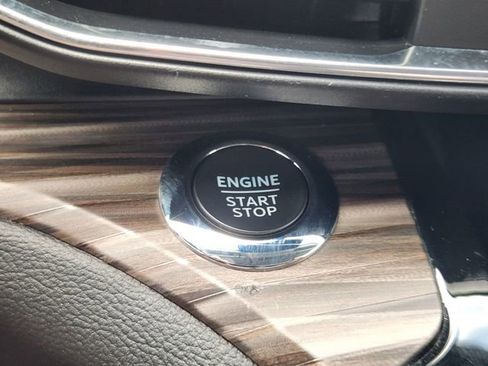 Used 2023 Ford Explorer Limited w/ Limited Technology Package RWD image 21