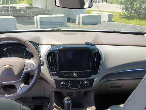 Used 2020 Chevrolet Traverse LT AWD/4WD image 14