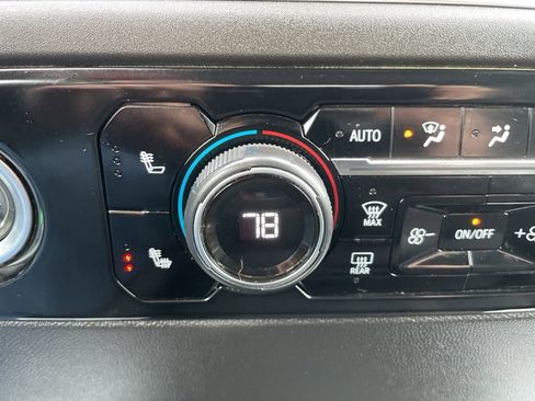 Used 2024 Chevrolet Silverado 1500 LT image 10