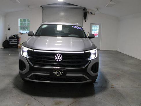 Used 2024 Volkswagen Atlas Cross Sport SE AWD/4WD image 47