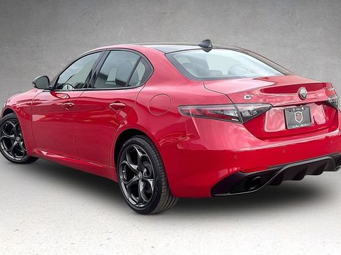 Used 2025 Alfa Romeo Giulia AWD w/ Driving Assist Package image 28