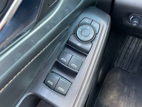 Used 2021 Chevrolet Traverse LS FWD image 25