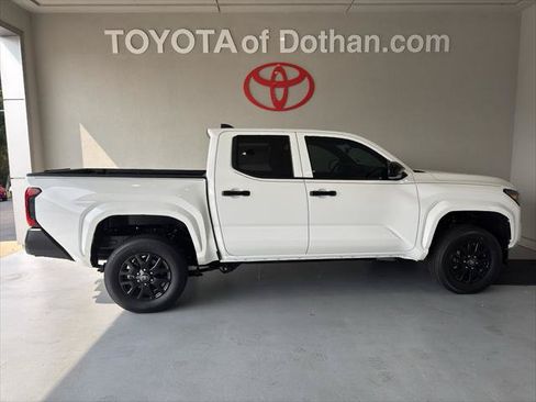 Certified 2024 Toyota Tacoma SR AWD/4WD image 1