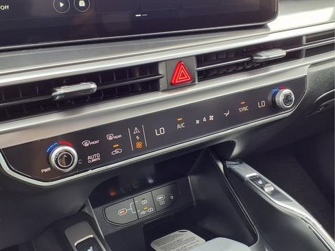 New 2026 Kia Sorento S w/ S Panoramic Sunroof Package FWD image 5
