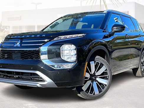 New 2025 Mitsubishi Outlander SEL image 2