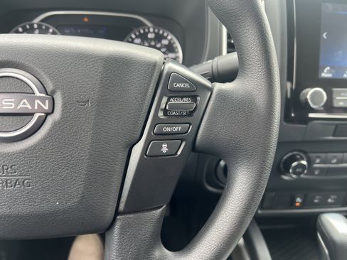 Used 2022 Nissan Frontier SV w/ Technology Package image 19