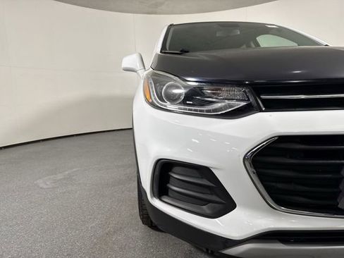 Used 2017 Chevrolet Trax LT w/ Driver Confidence Package image 28