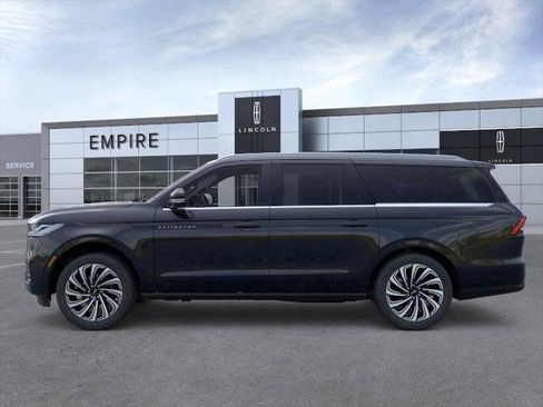 New 2026 Lincoln Navigator L Black Label AWD/4WD image 3