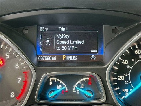 Used 2017 Ford Escape SE w/ SE Cold Weather Package image 12