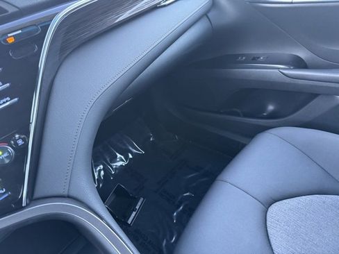 Certified 2018 Toyota Camry LE image 23