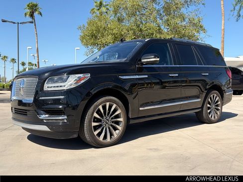 Used 2018 Lincoln Navigator Select w/ Technology Package AWD/4WD image 2
