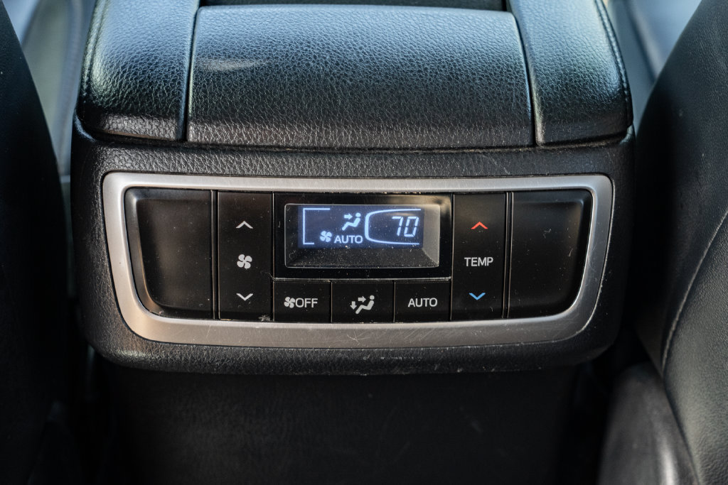 Used 2019 Toyota Highlander XLE AWD/4WD image 9