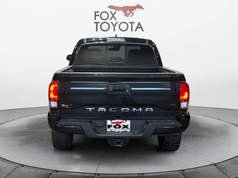 Used 2019 Toyota Tacoma TRD Off-Road image 5