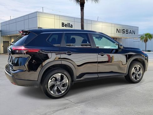 Certified 2025 Nissan Rogue SV FWD image 9