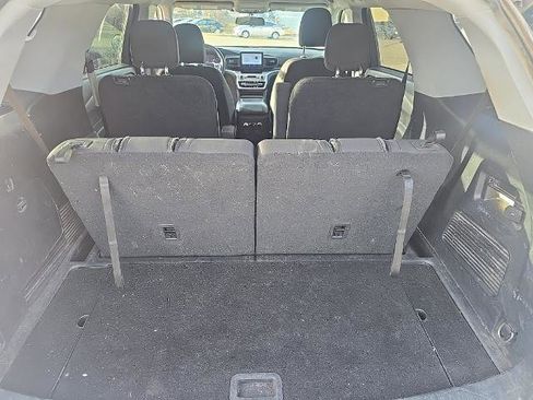 Used 2021 Ford Explorer XLT image 11