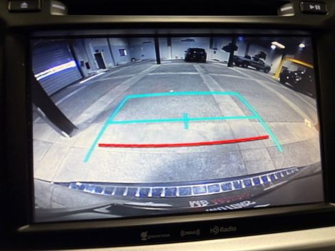 Used 2019 Toyota Highlander LE image 31