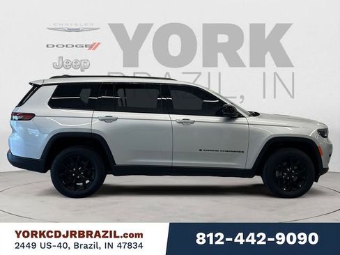 Used 2024 Jeep Grand Cherokee L Laredo AWD/4WD image 6